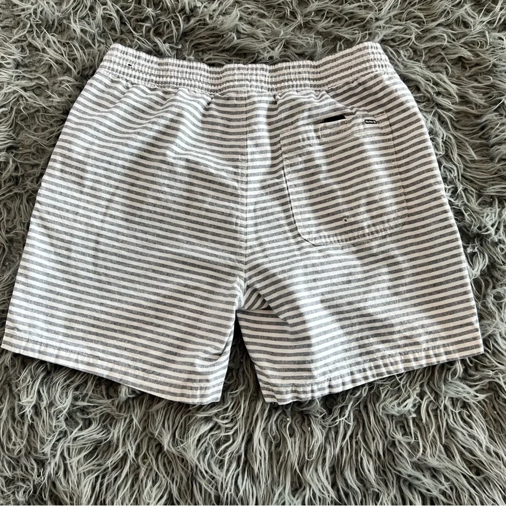 Hurley Striped Swim Trunks - Size Medium - Picture 4 of 4